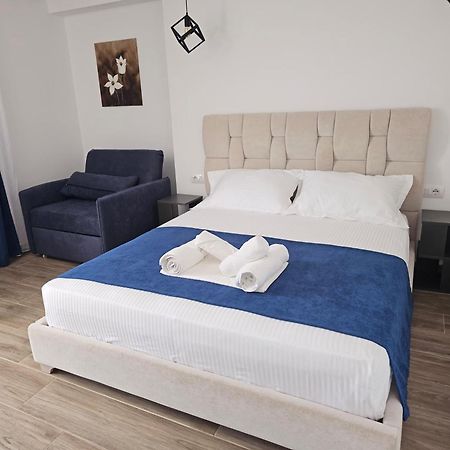 Ardit Seaside Rooms ساراندا المظهر الخارجي الصورة