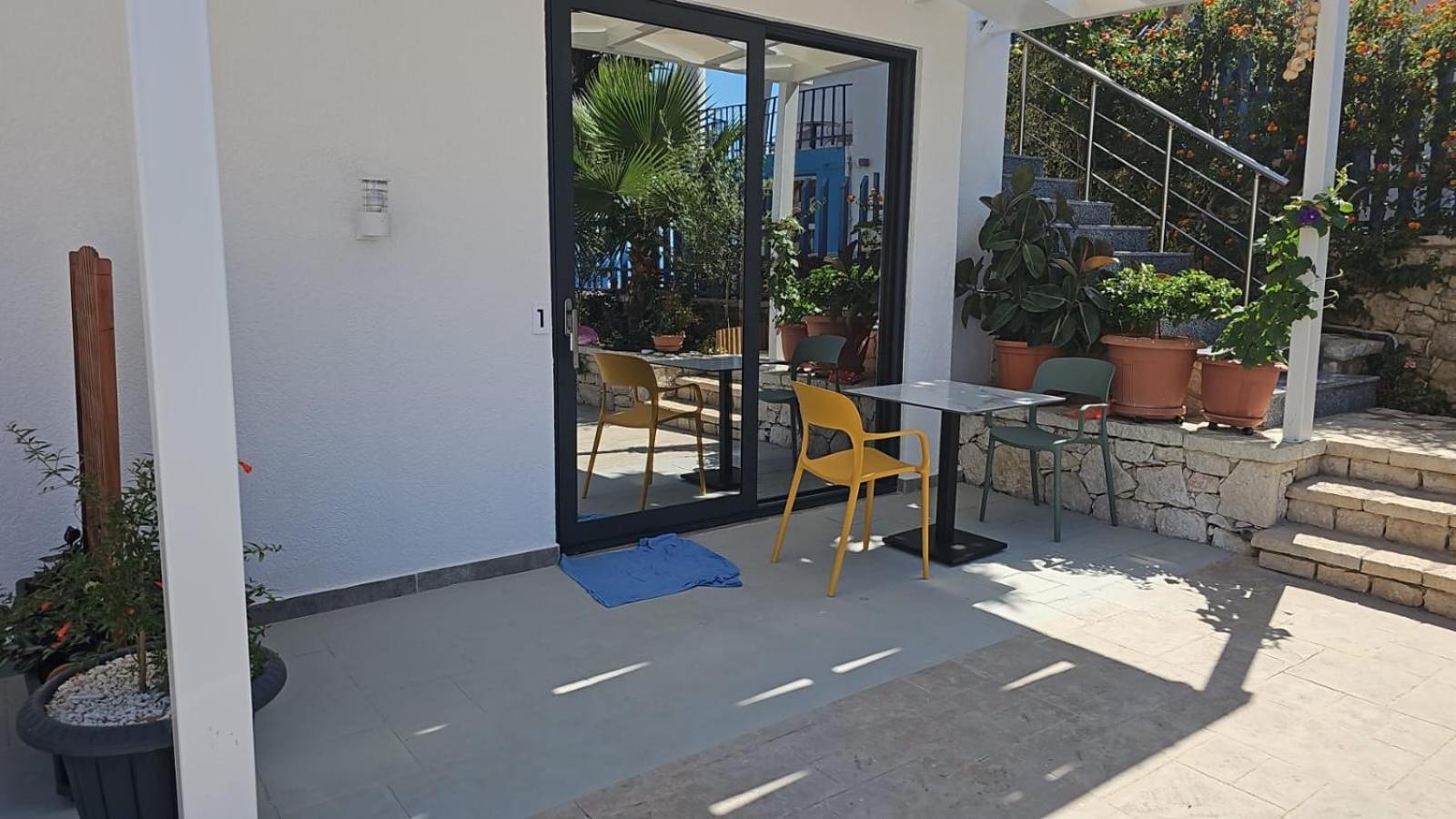 Ardit Seaside Rooms ساراندا المظهر الخارجي الصورة