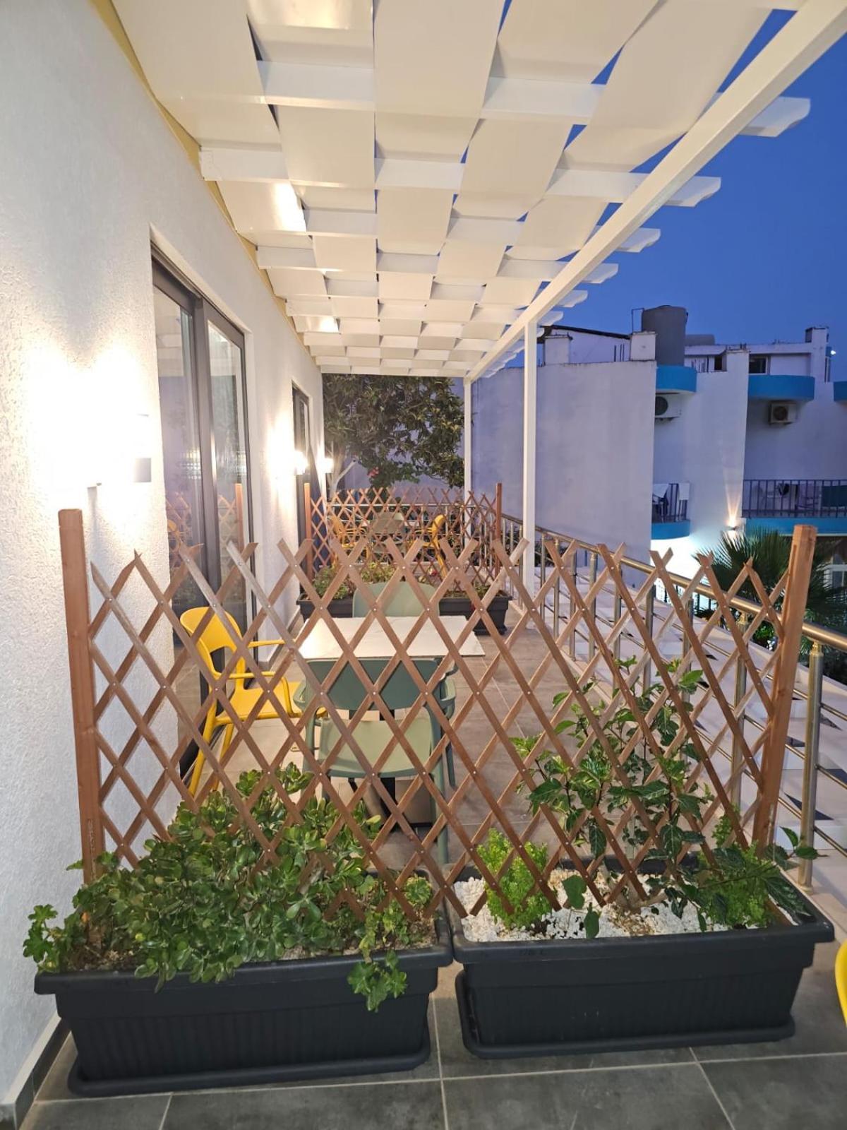 Ardit Seaside Rooms ساراندا المظهر الخارجي الصورة