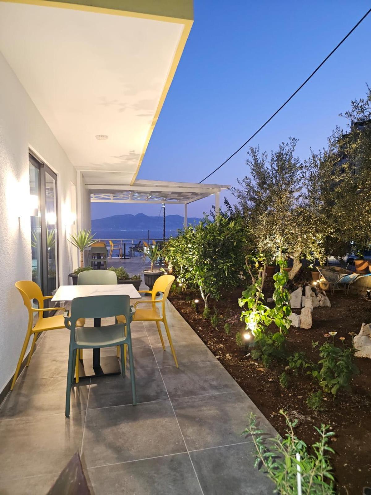 Ardit Seaside Rooms ساراندا المظهر الخارجي الصورة