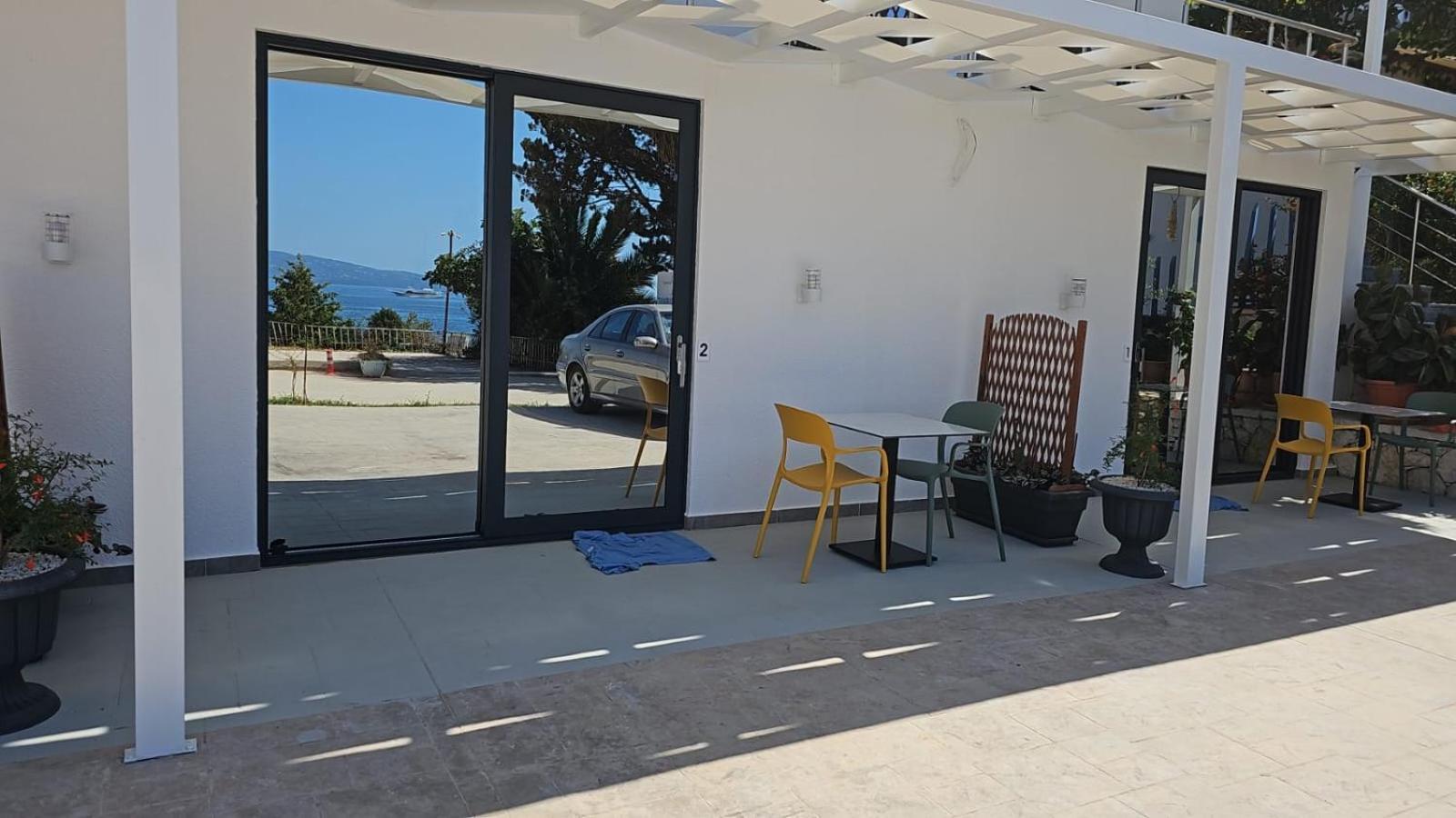 Ardit Seaside Rooms ساراندا المظهر الخارجي الصورة
