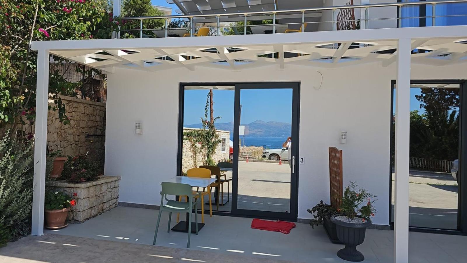 Ardit Seaside Rooms ساراندا المظهر الخارجي الصورة