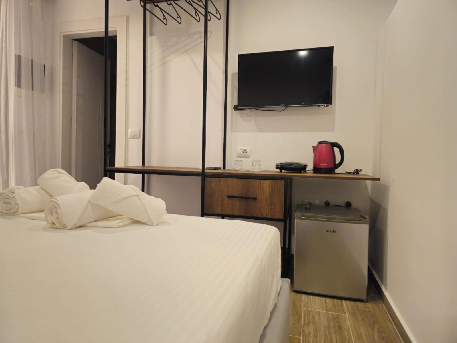 Ardit Seaside Rooms ساراندا المظهر الخارجي الصورة