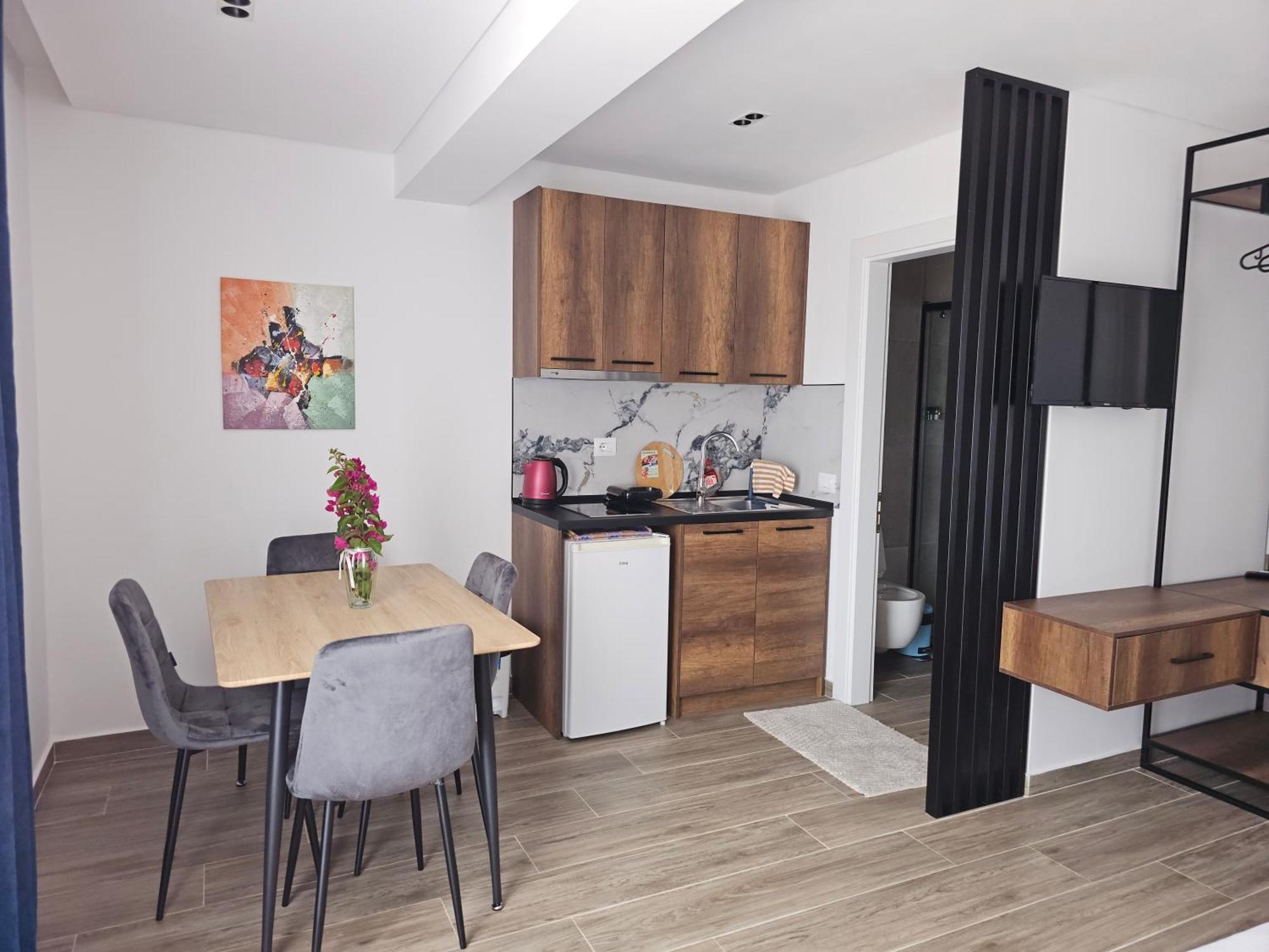Ardit Seaside Rooms ساراندا المظهر الخارجي الصورة