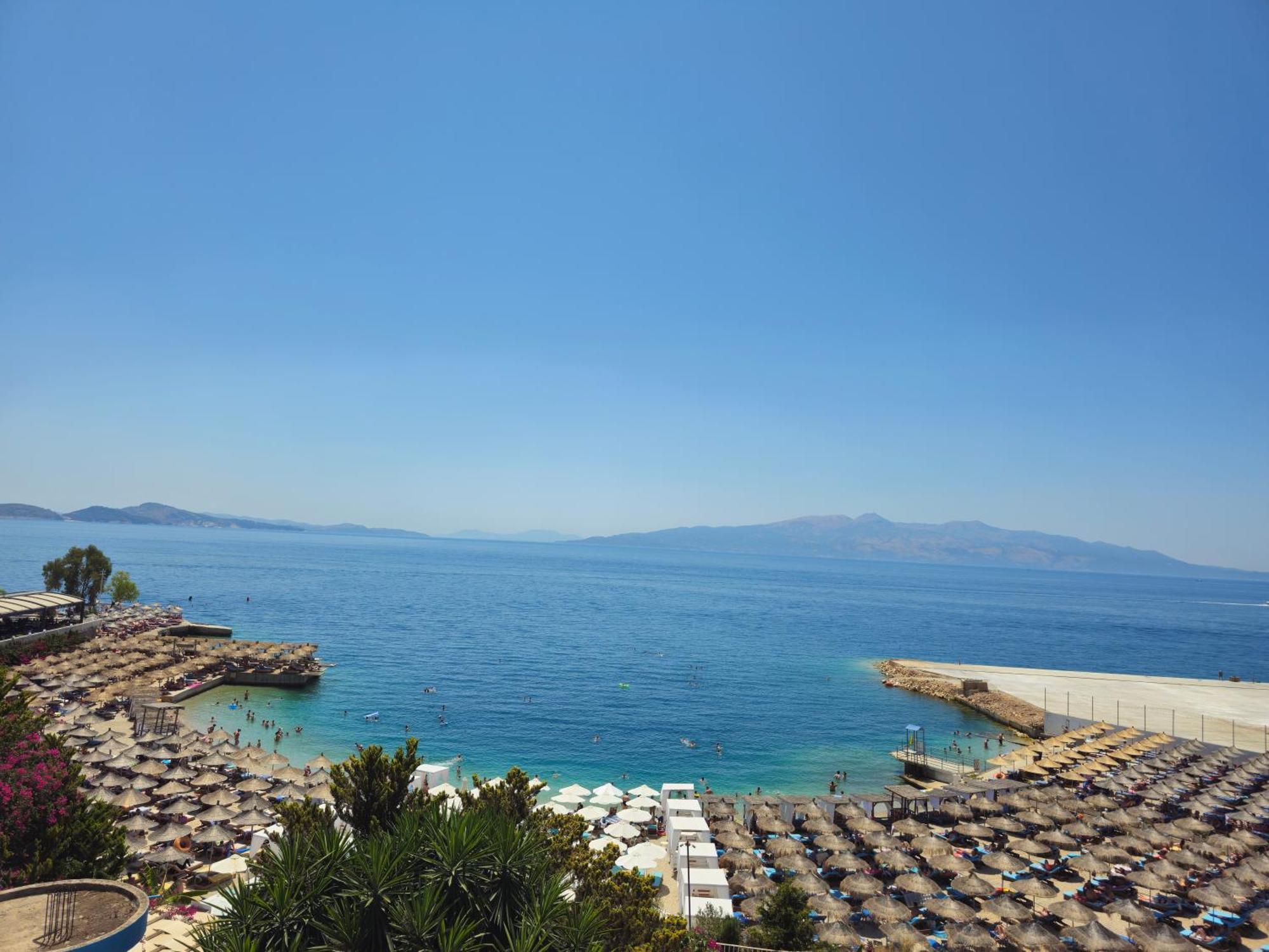 Ardit Seaside Rooms ساراندا المظهر الخارجي الصورة
